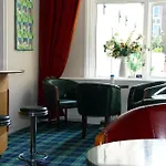 Adolesce Hotel 2*