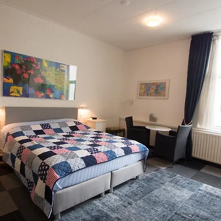 Hotel Adolesce 2*