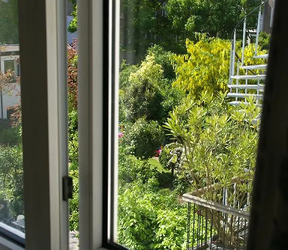 Ξενοδοχείο Adolesce 2*